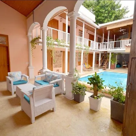 In Guest - Ca-6 Gethsemane With Breakfast Included And Wifi * Cartagena