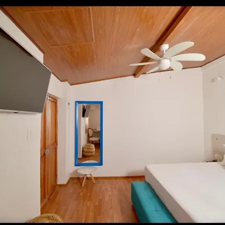 In Guest - Ca-6 Gethsemane With Breakfast Included And Wifi Guest house *